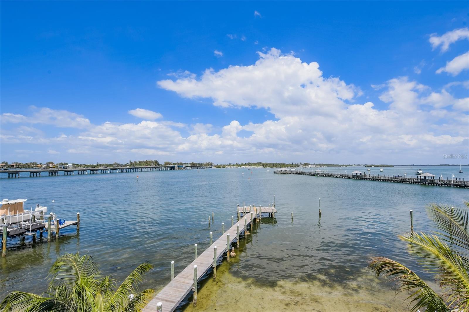 Image 49 of 92 For 201 Bay Drive N