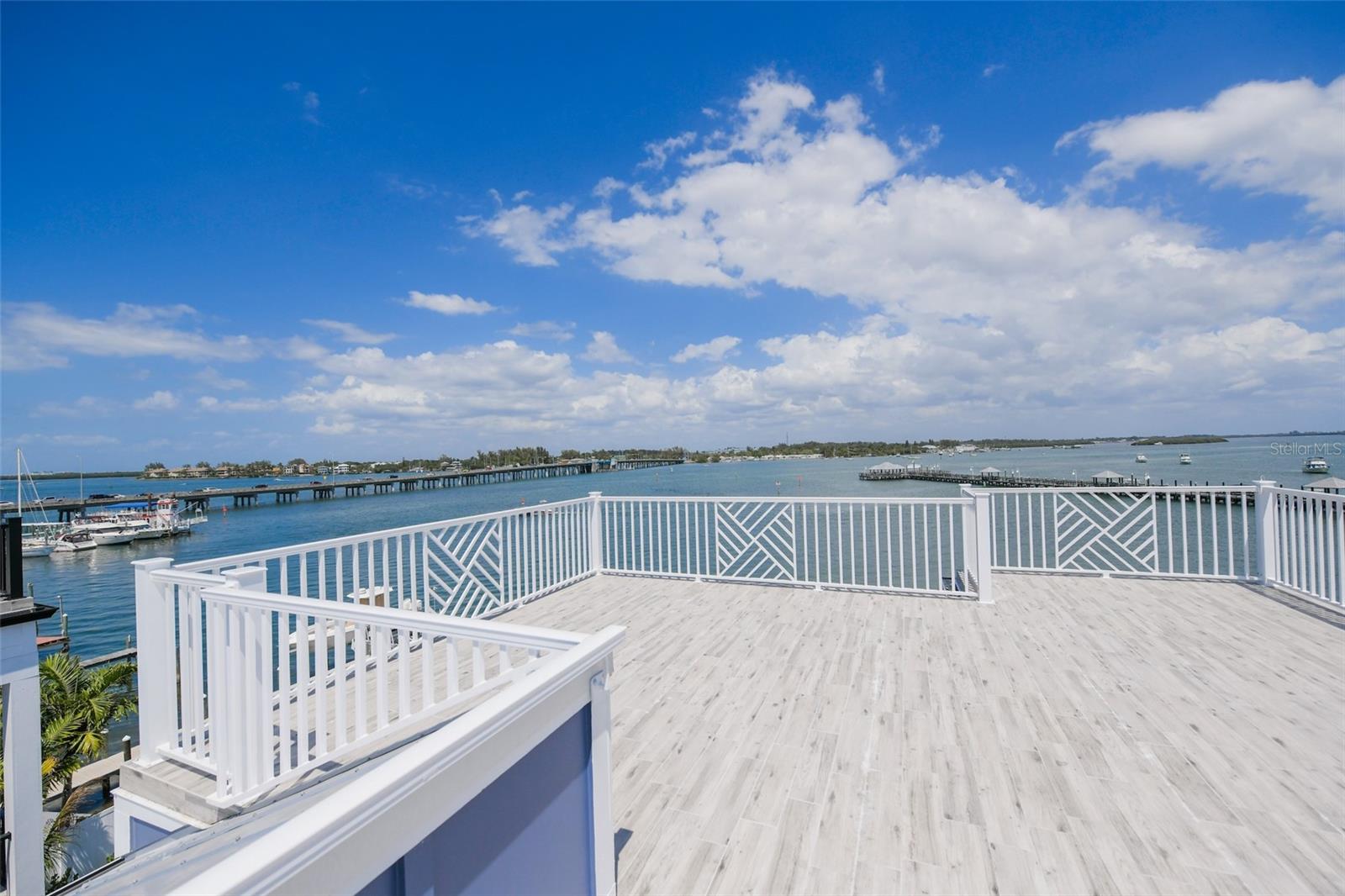 Image 61 of 92 For 201 Bay Drive N
