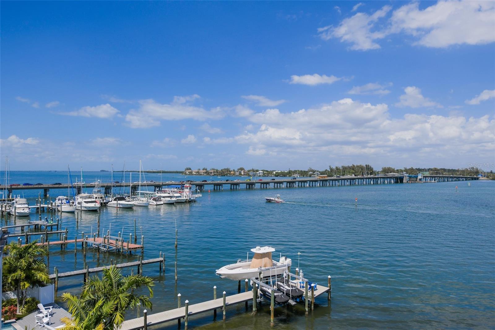 Image 63 of 92 For 201 Bay Drive N