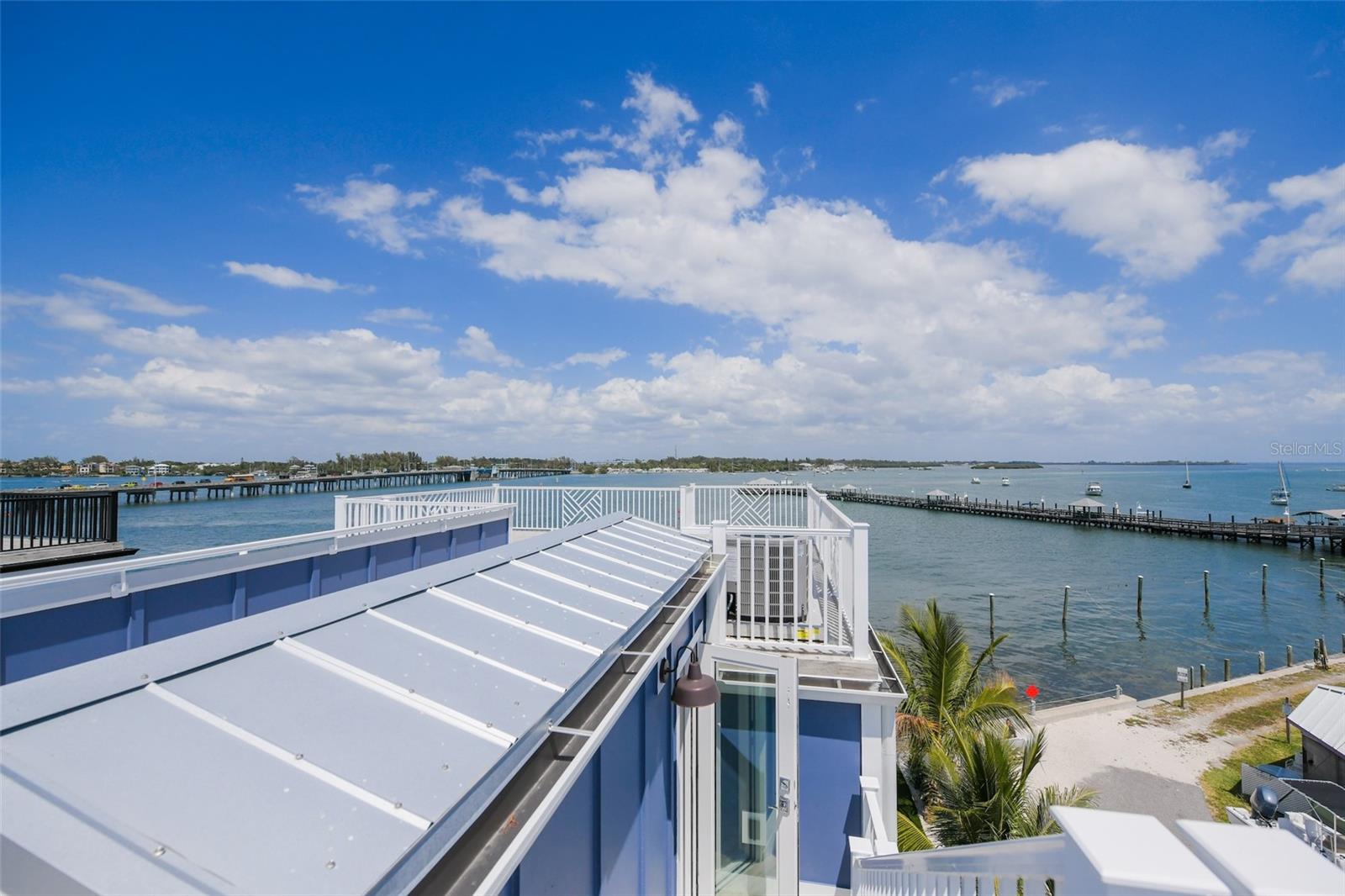 Image 65 of 92 For 201 Bay Drive N