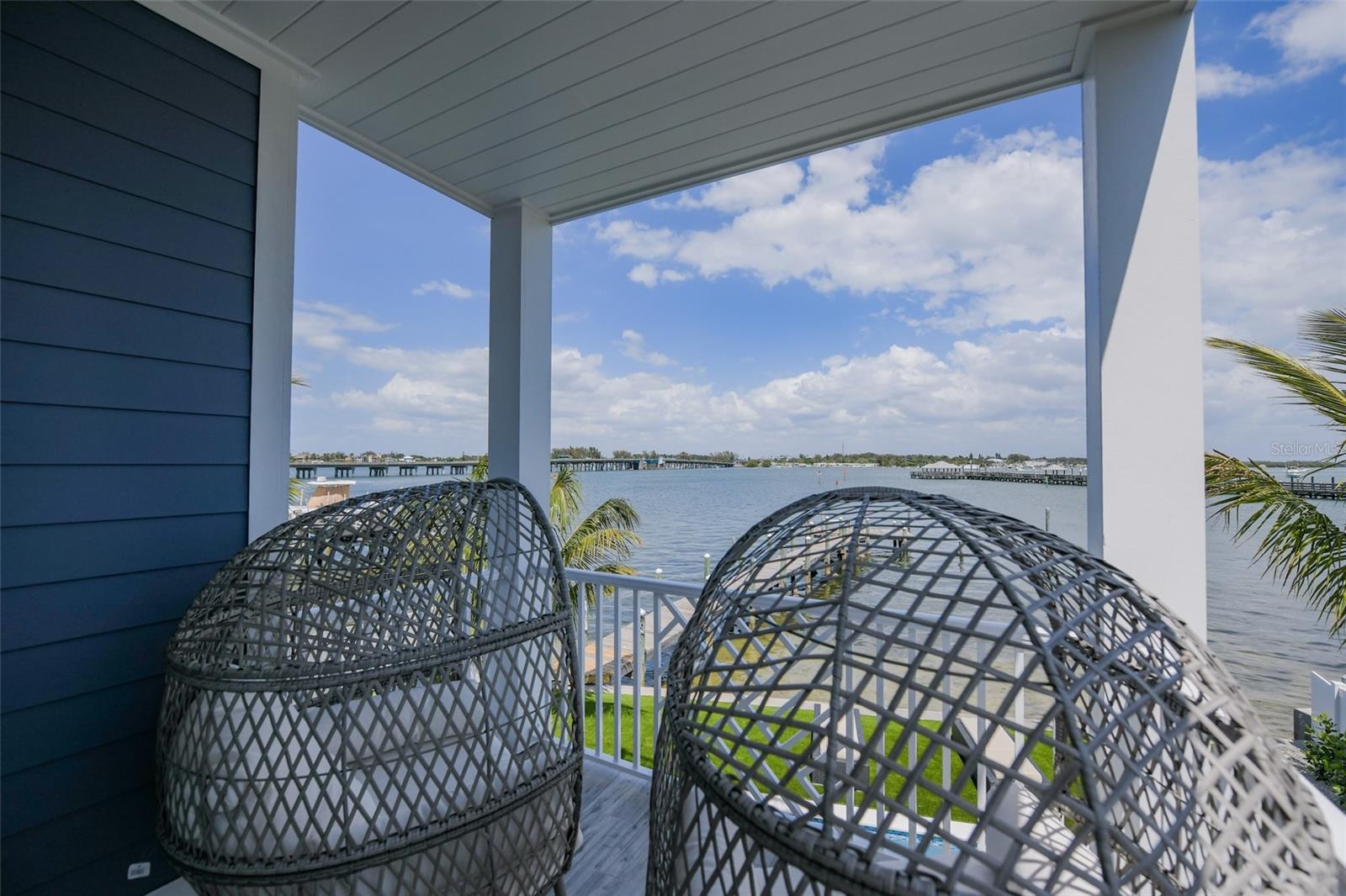 Image 66 of 92 For 201 Bay Drive N
