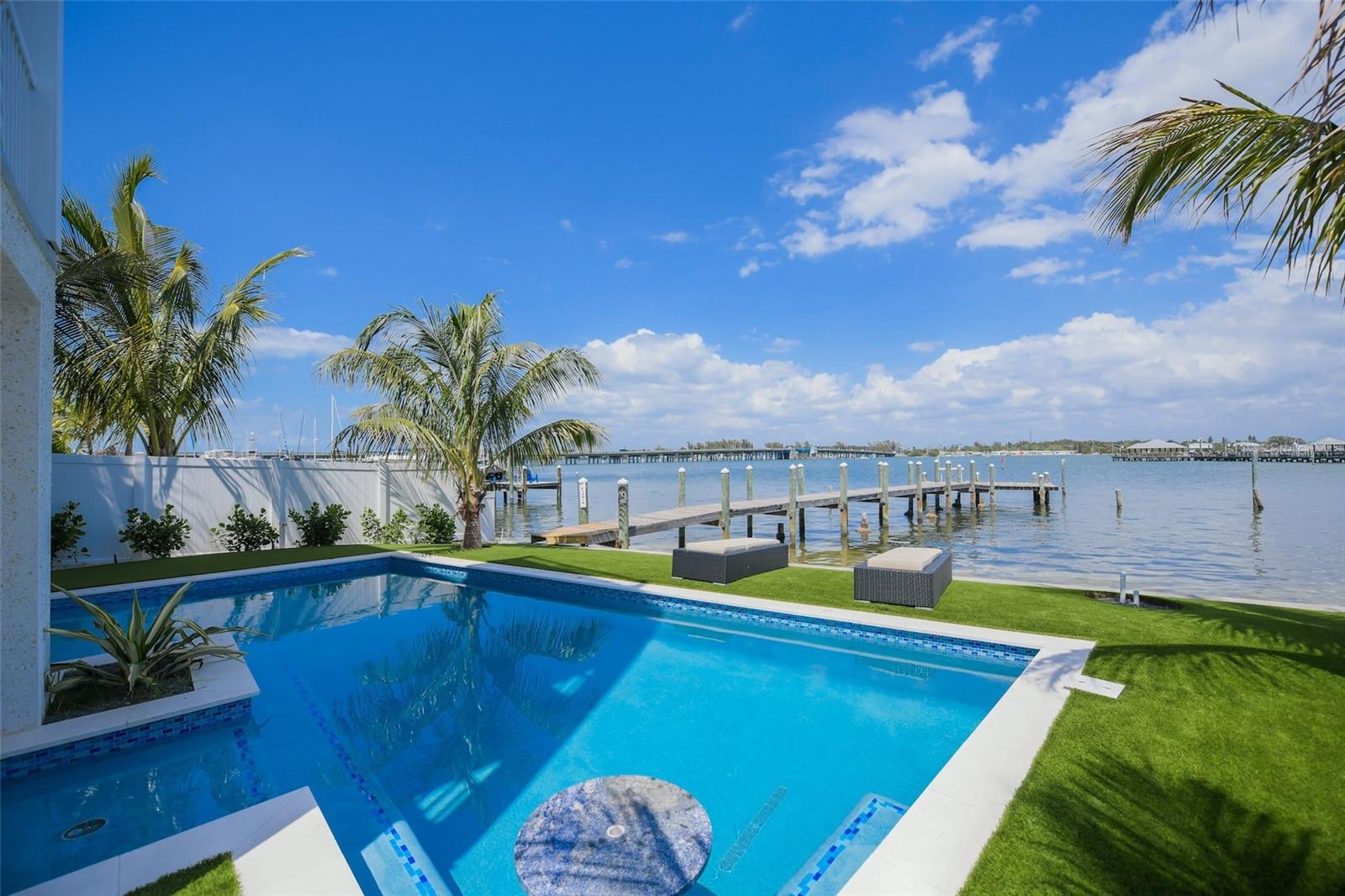 Image 70 of 92 For 201 Bay Drive N