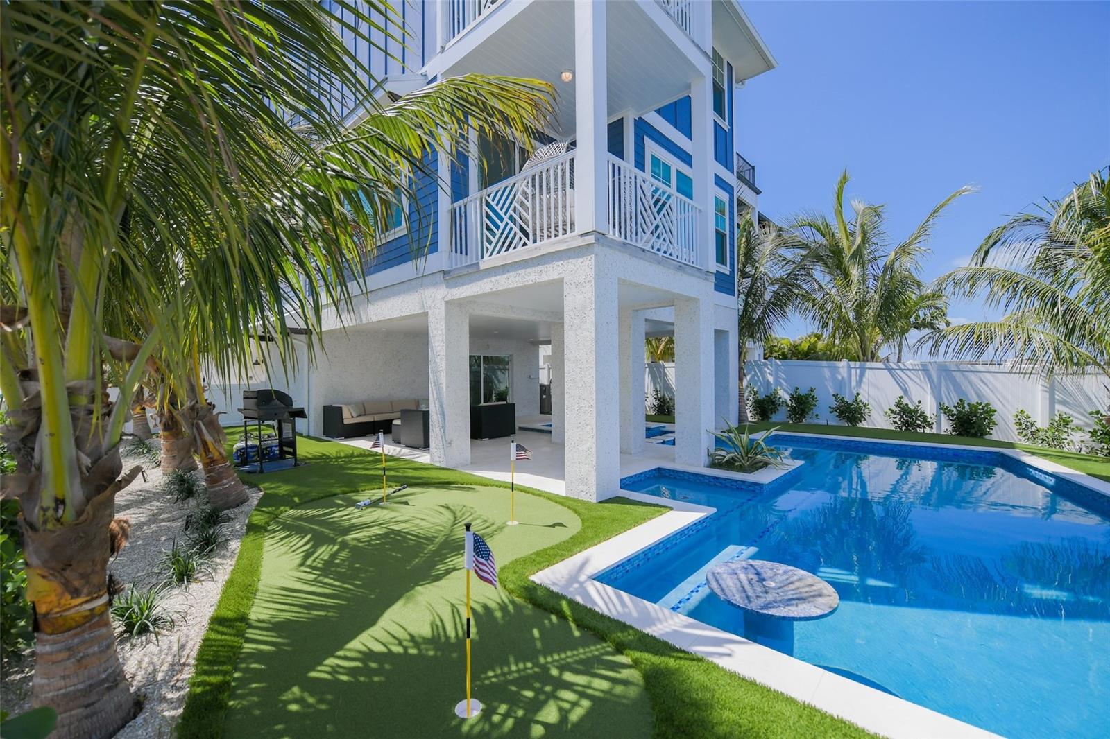 Image 73 of 92 For 201 Bay Drive N