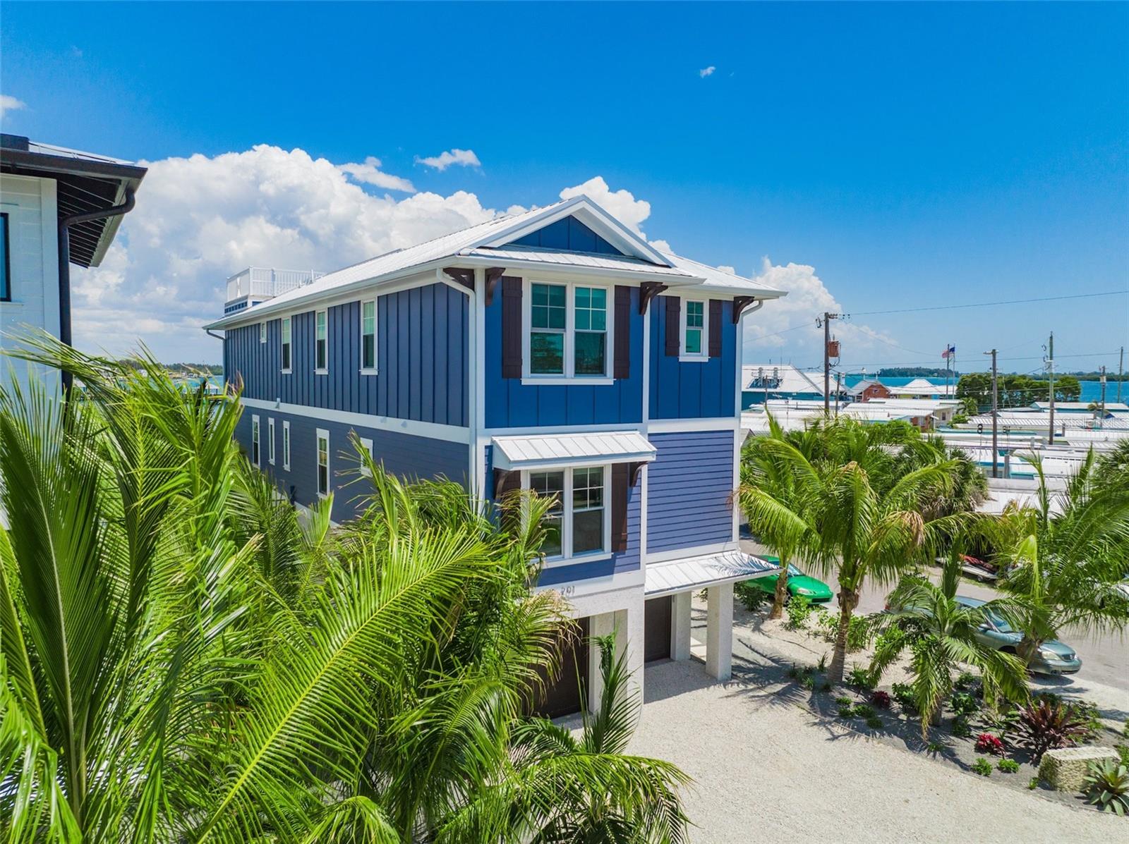 Image 78 of 92 For 201 Bay Drive N