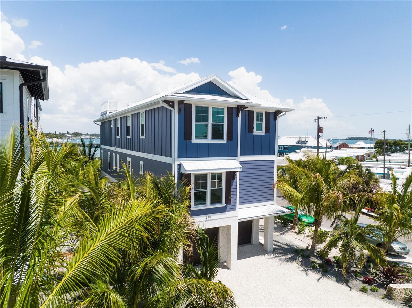 Image 79 of 92 For 201 Bay Drive N
