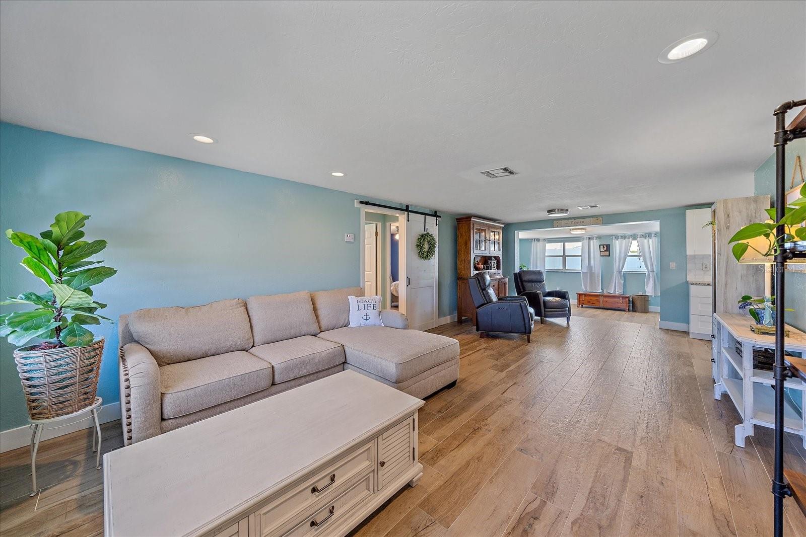 Image 18 of 29 For 130 Seminole Drive