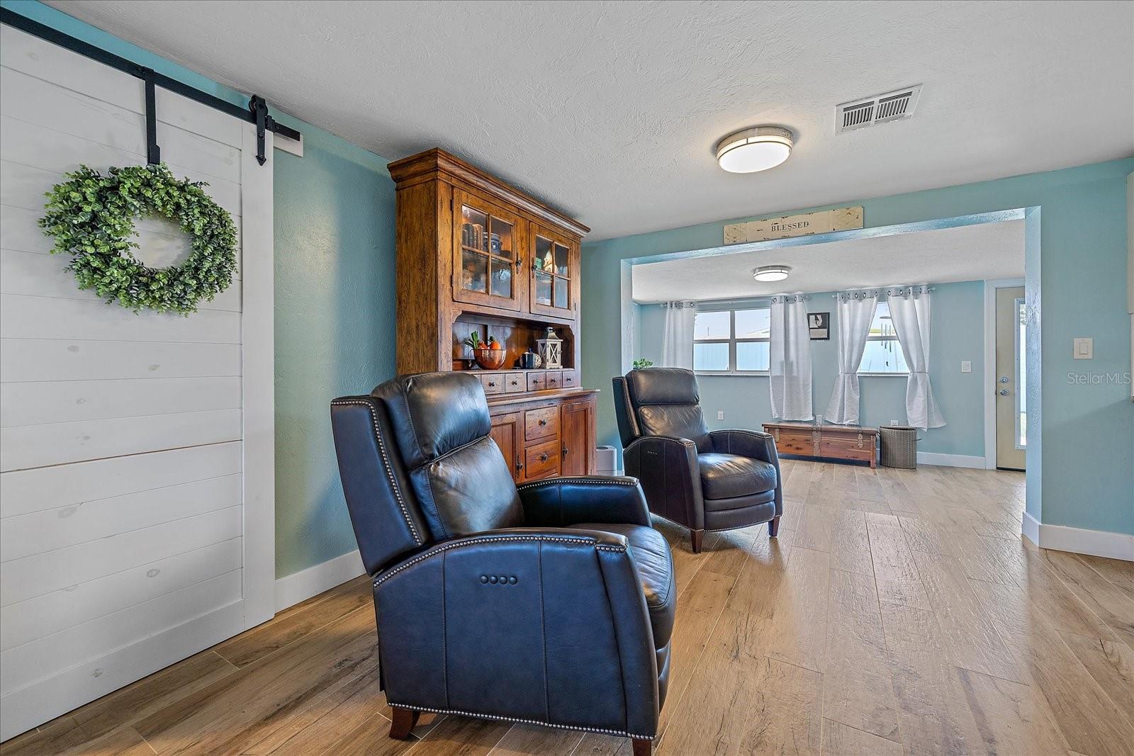 Image 21 of 29 For 130 Seminole Drive