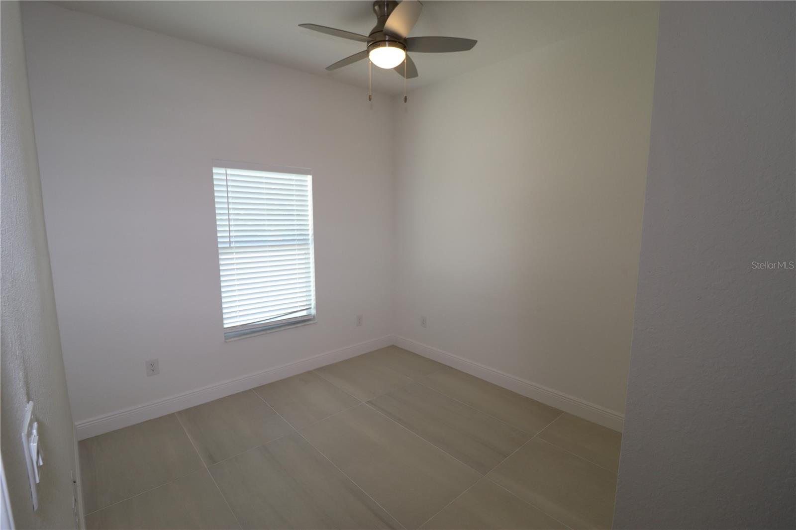Image 4 of 18 For 307 Lomond Drive