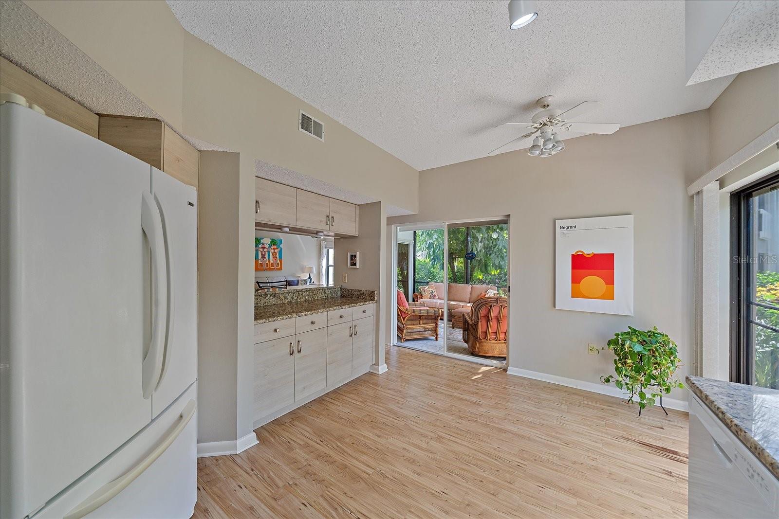 Image 15 of 39 For 1612 Starling Drive 101