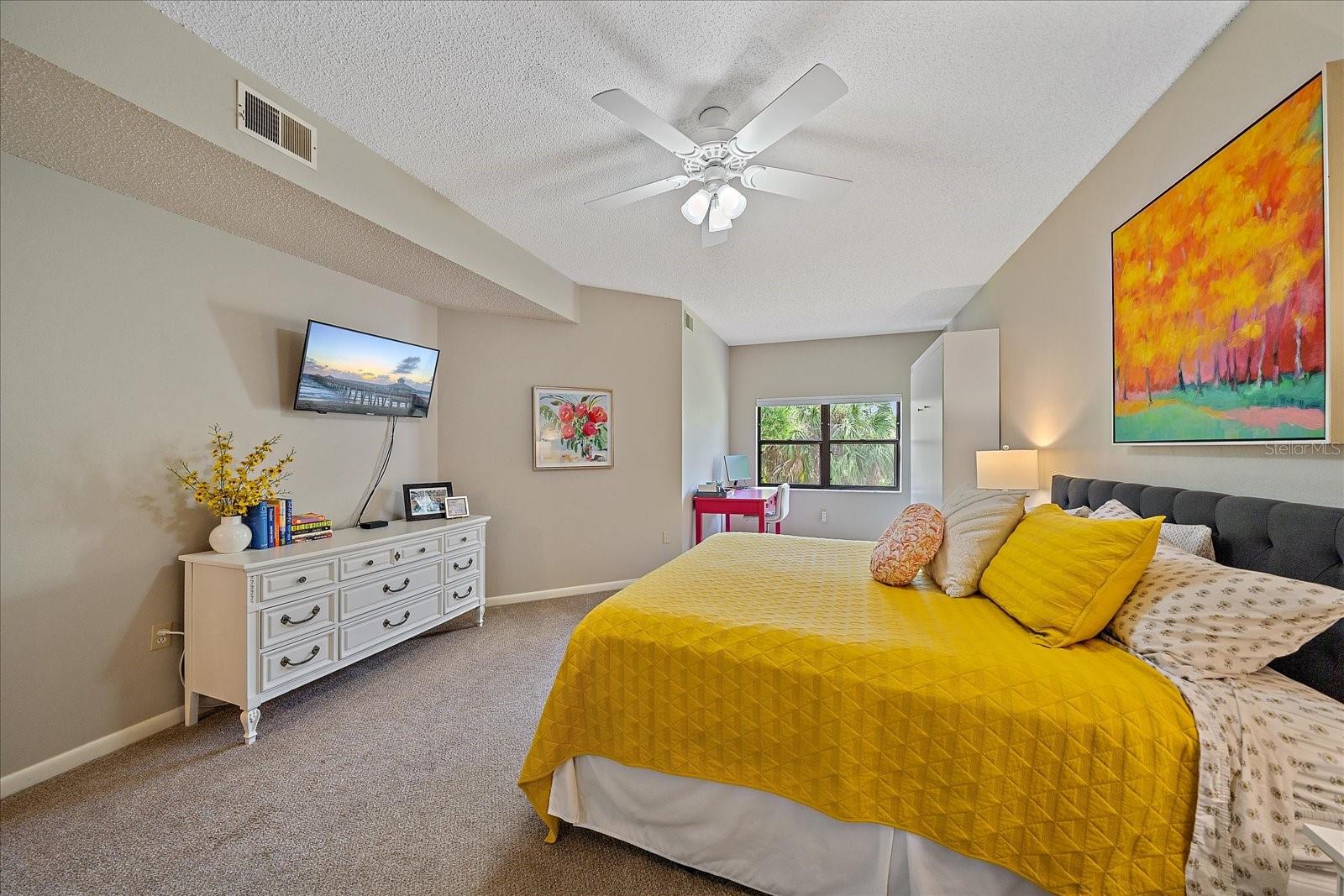 Image 18 of 39 For 1612 Starling Drive 101
