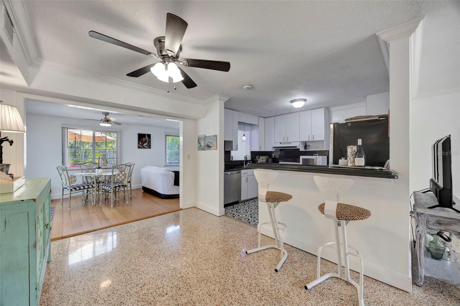 Image 11 of 47 For 2307 Valencia Drive