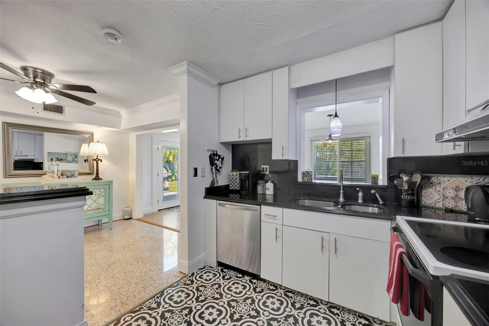 Image 12 of 47 For 2307 Valencia Drive