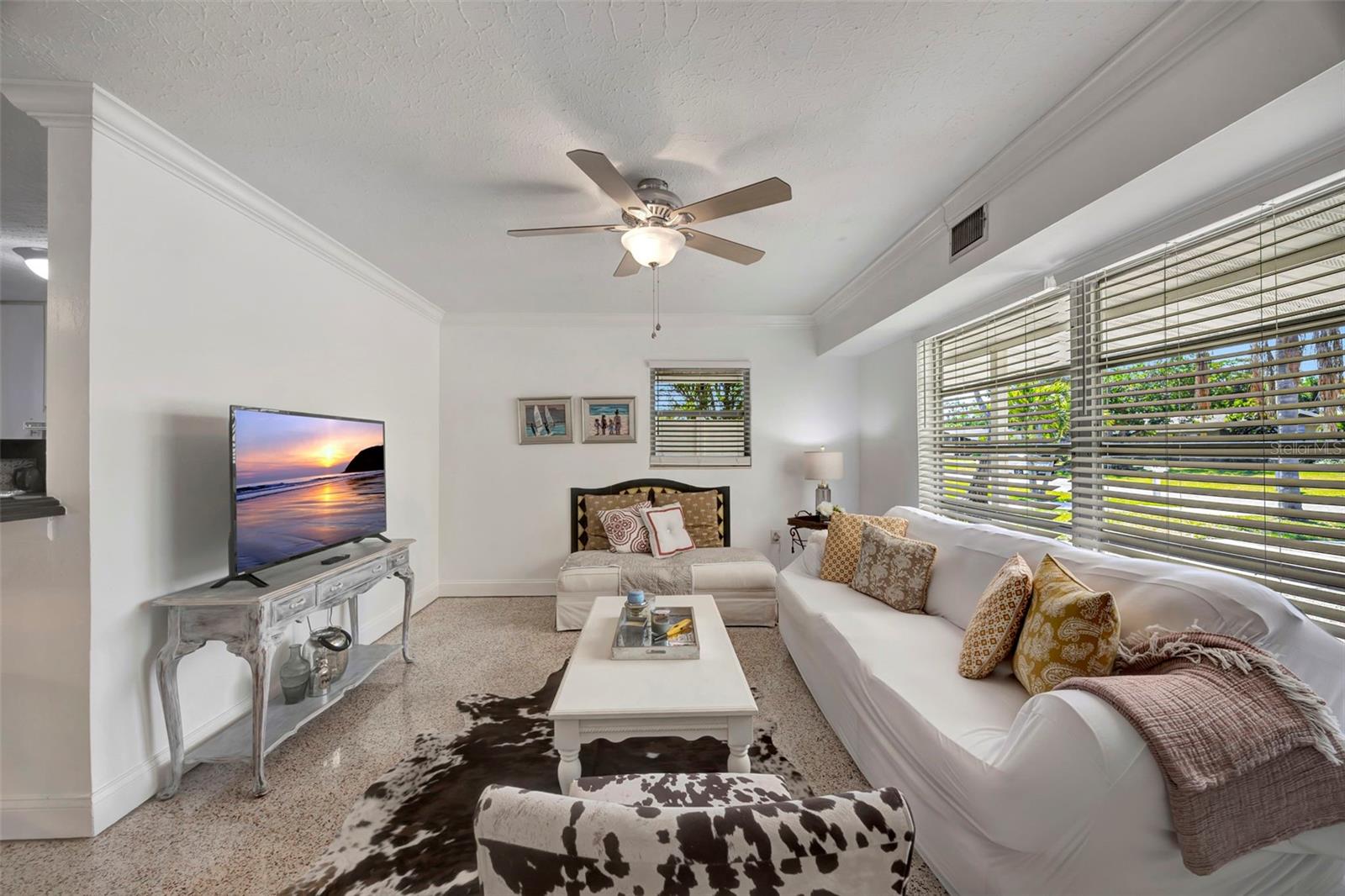 Image 7 of 47 For 2307 Valencia Drive