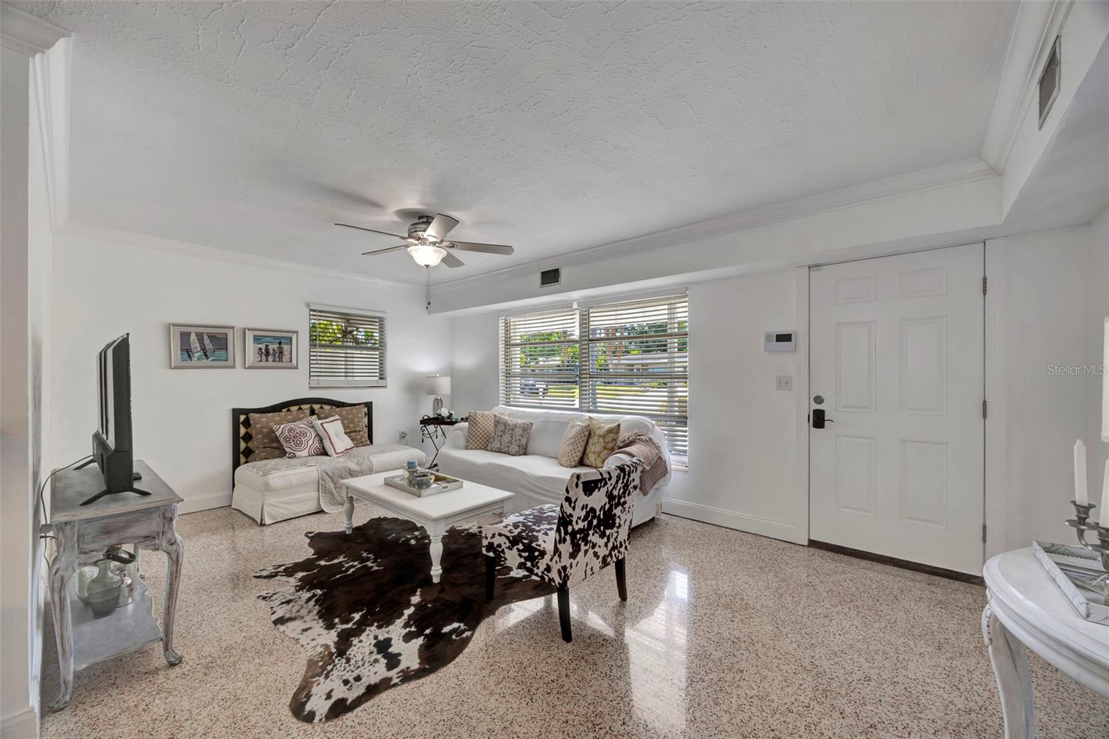 Image 8 of 47 For 2307 Valencia Drive