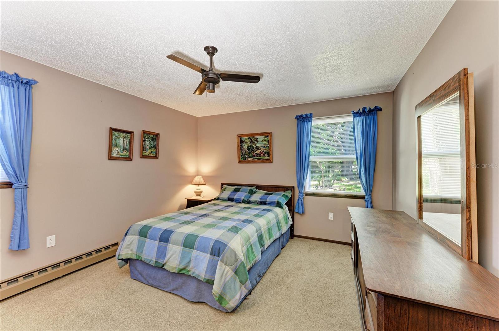 Image 17 of 46 For 909 Turner Street