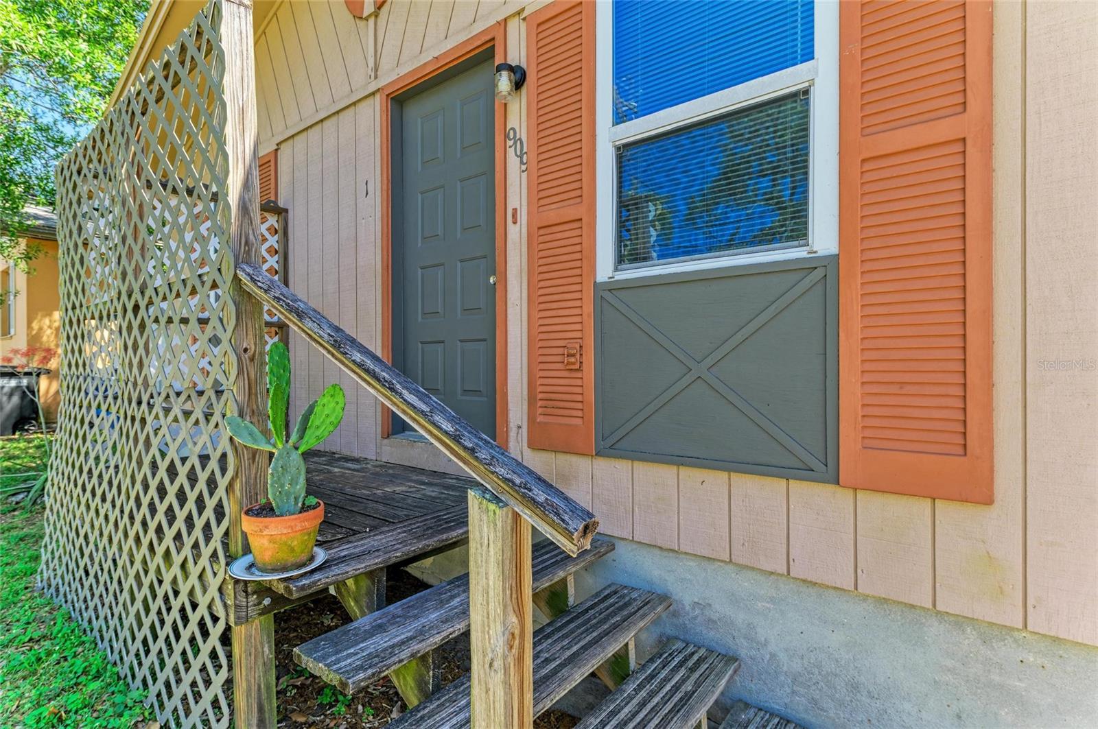 Image 23 of 46 For 909 Turner Street