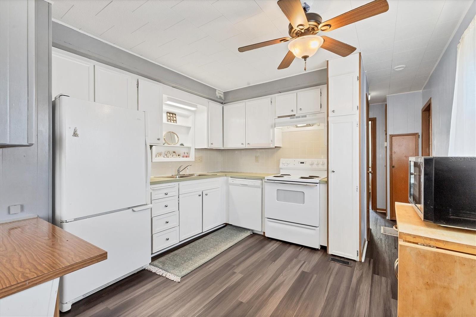 Image 10 of 47 For 1307 41st Avenue E