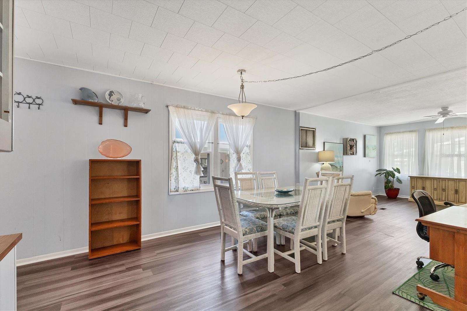 Image 13 of 47 For 1307 41st Avenue E