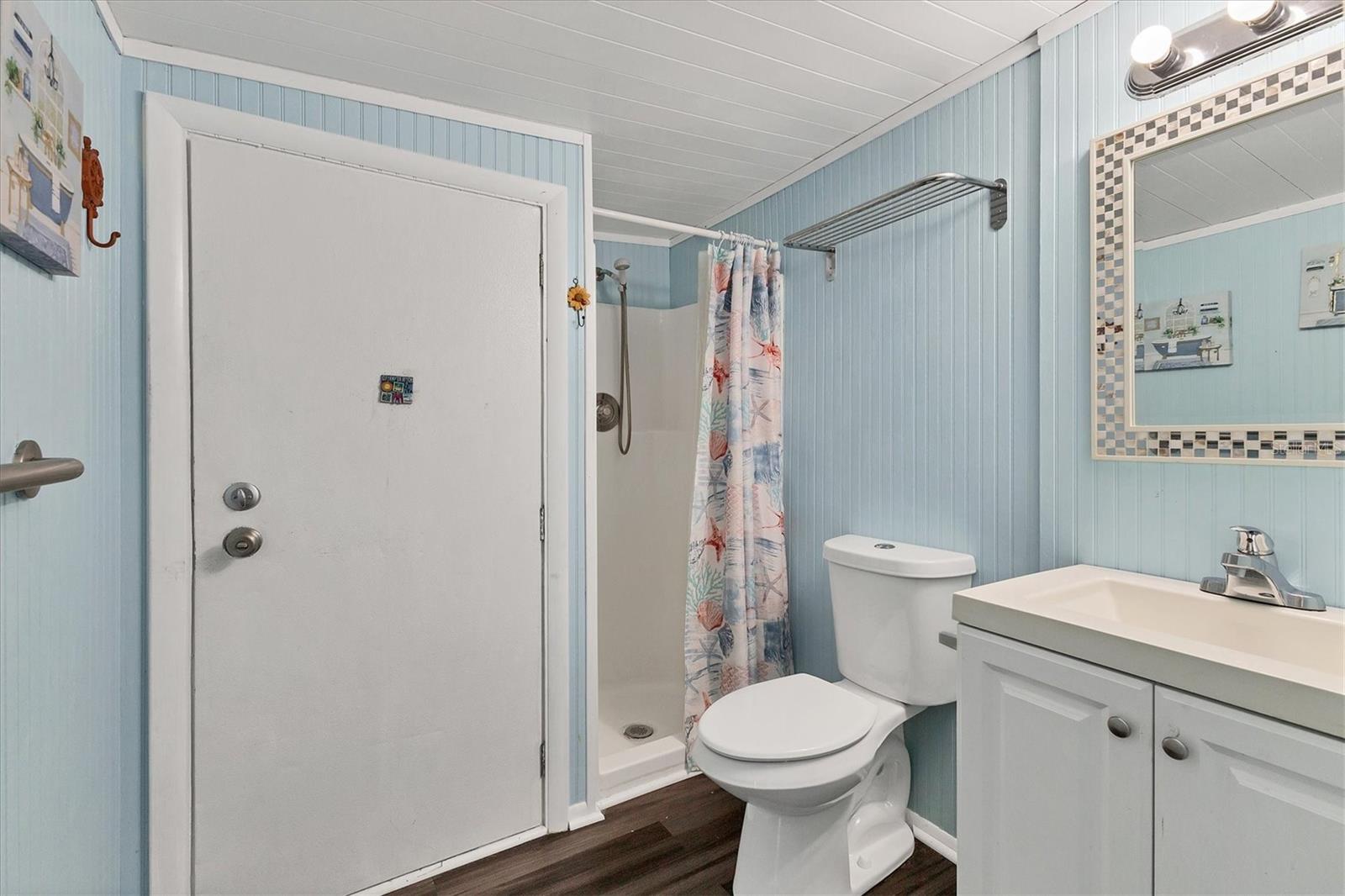 Image 18 of 47 For 1307 41st Avenue E