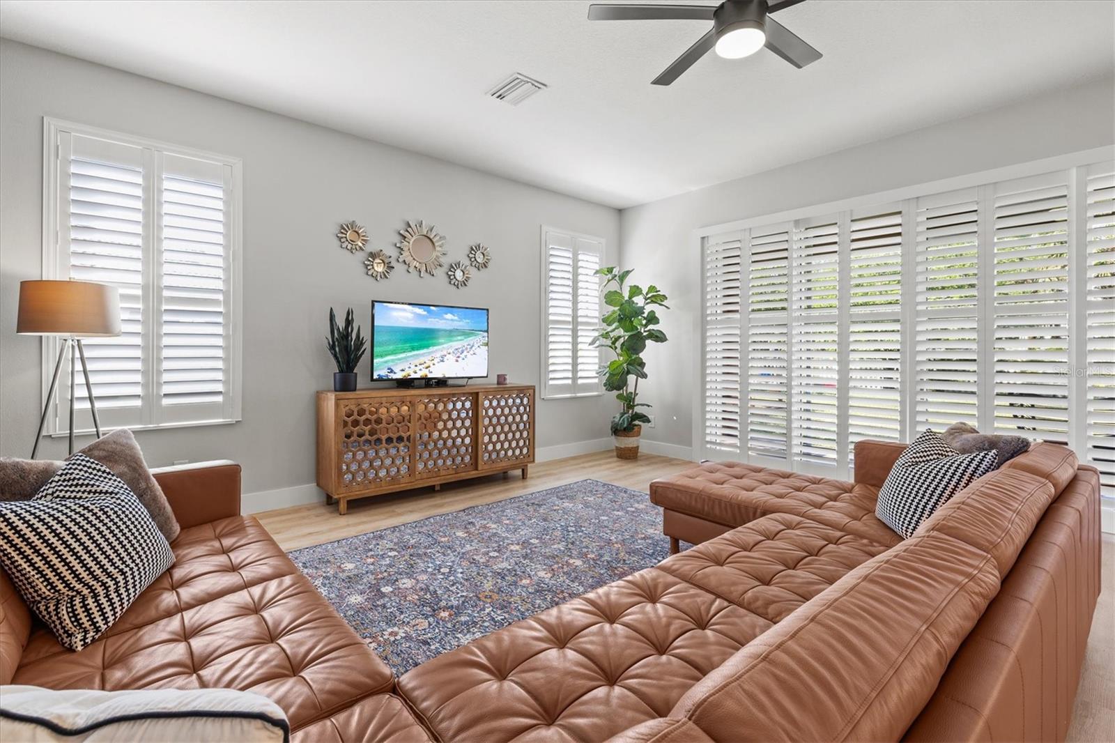 Image 16 of 100 For 1202 Western Pine Circle