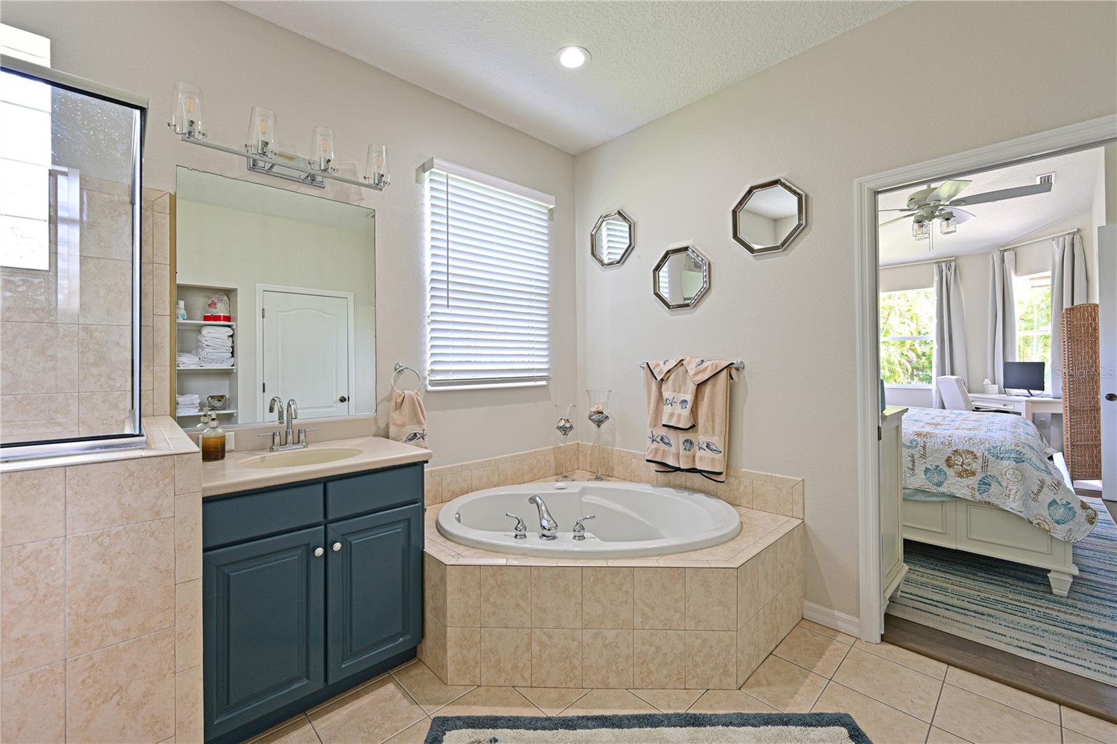Image 16 of 41 For 211 Dahlia Court