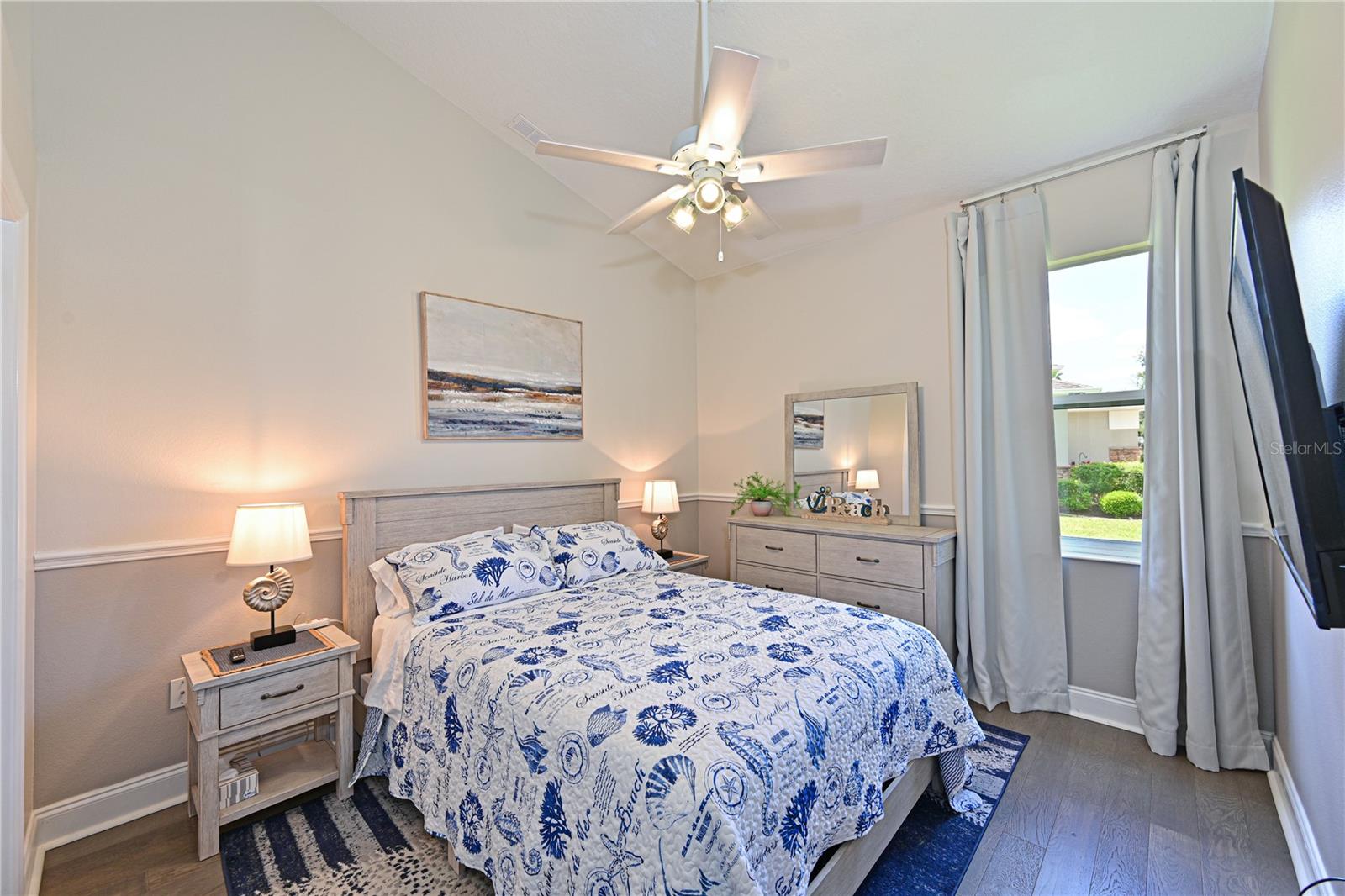 Image 19 of 41 For 211 Dahlia Court