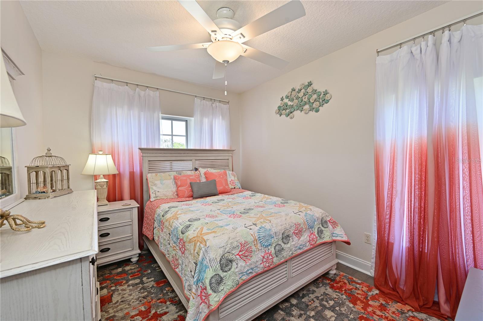 Image 22 of 41 For 211 Dahlia Court