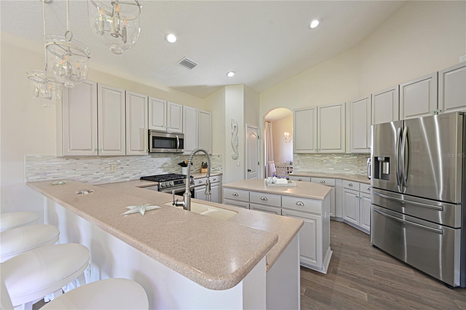 Image 6 of 41 For 211 Dahlia Court