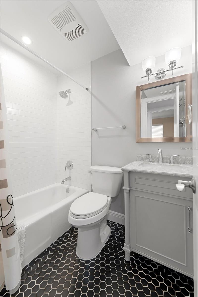 Image 24 of 71 For 110 Vista Hermosa Circle 304b