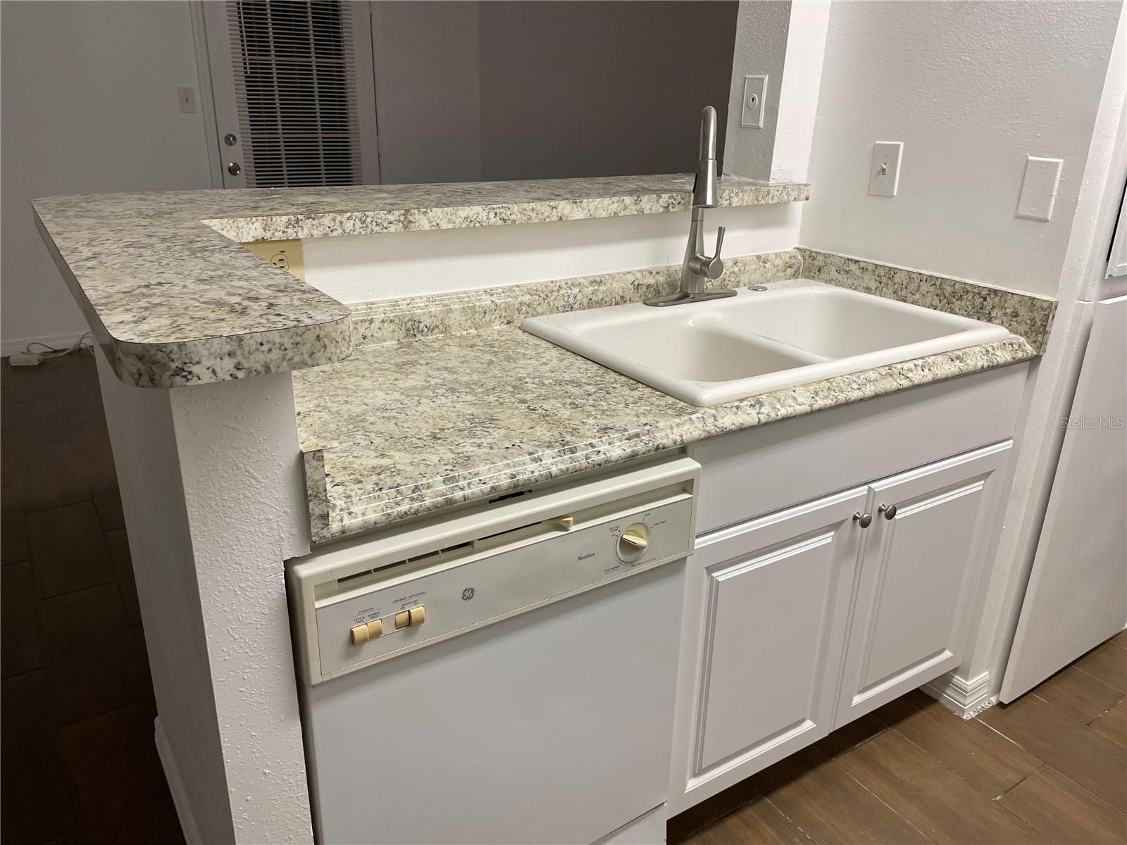 Image 7 of 9 For 8617 Fancy Finch Drive 102