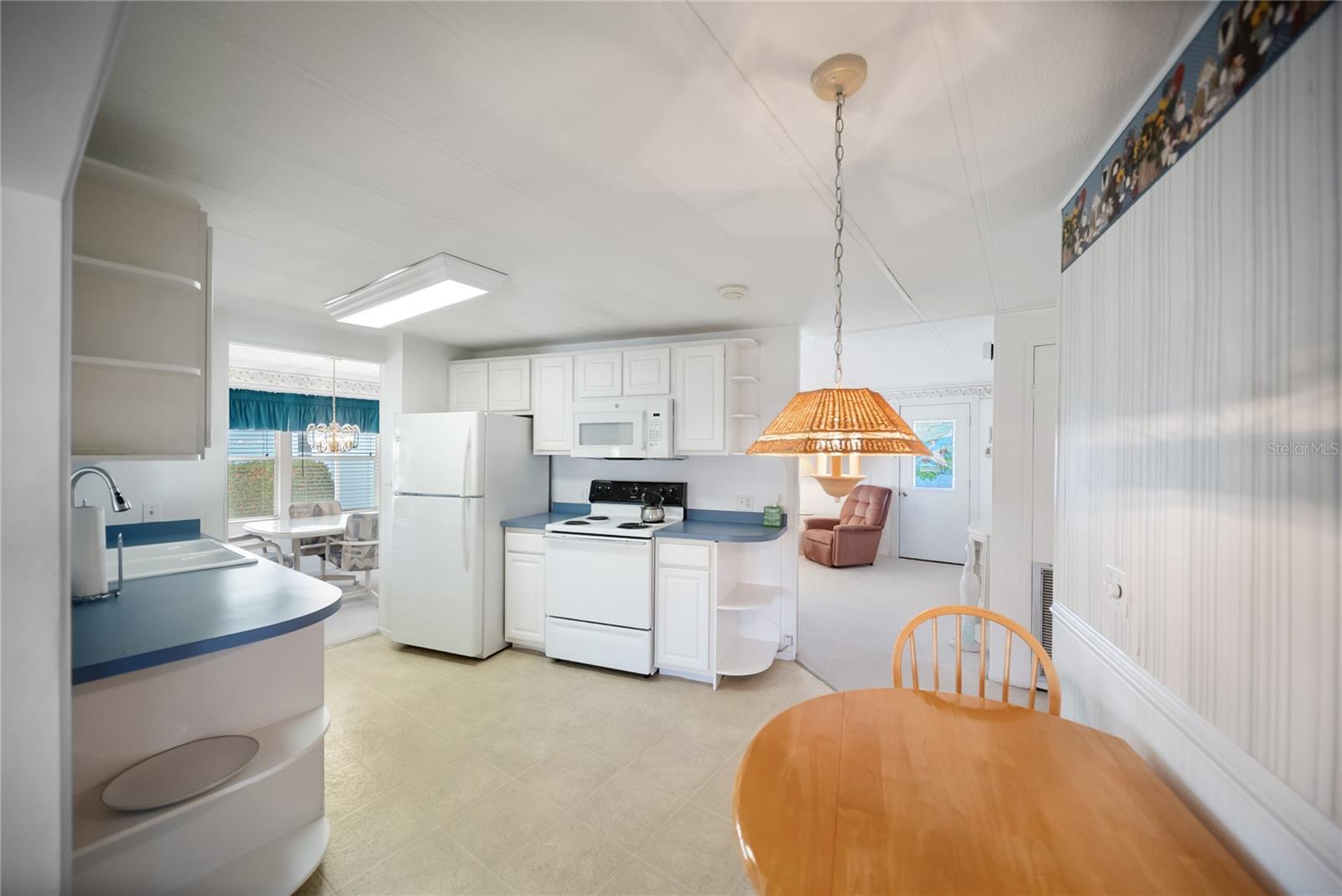 Image 15 of 51 For 2107 Palma Sola Boulevard 83