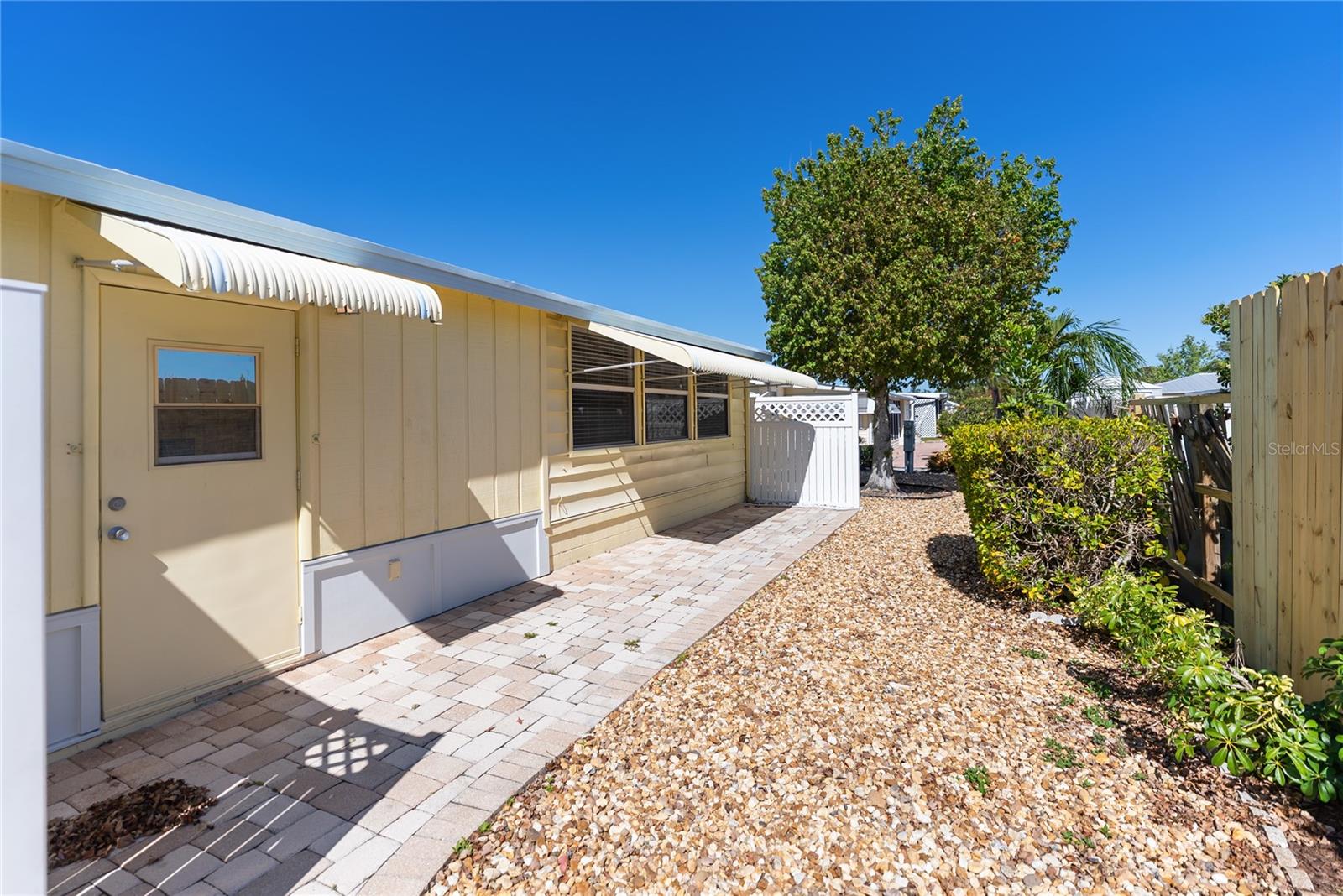 Image 34 of 51 For 2107 Palma Sola Boulevard 83