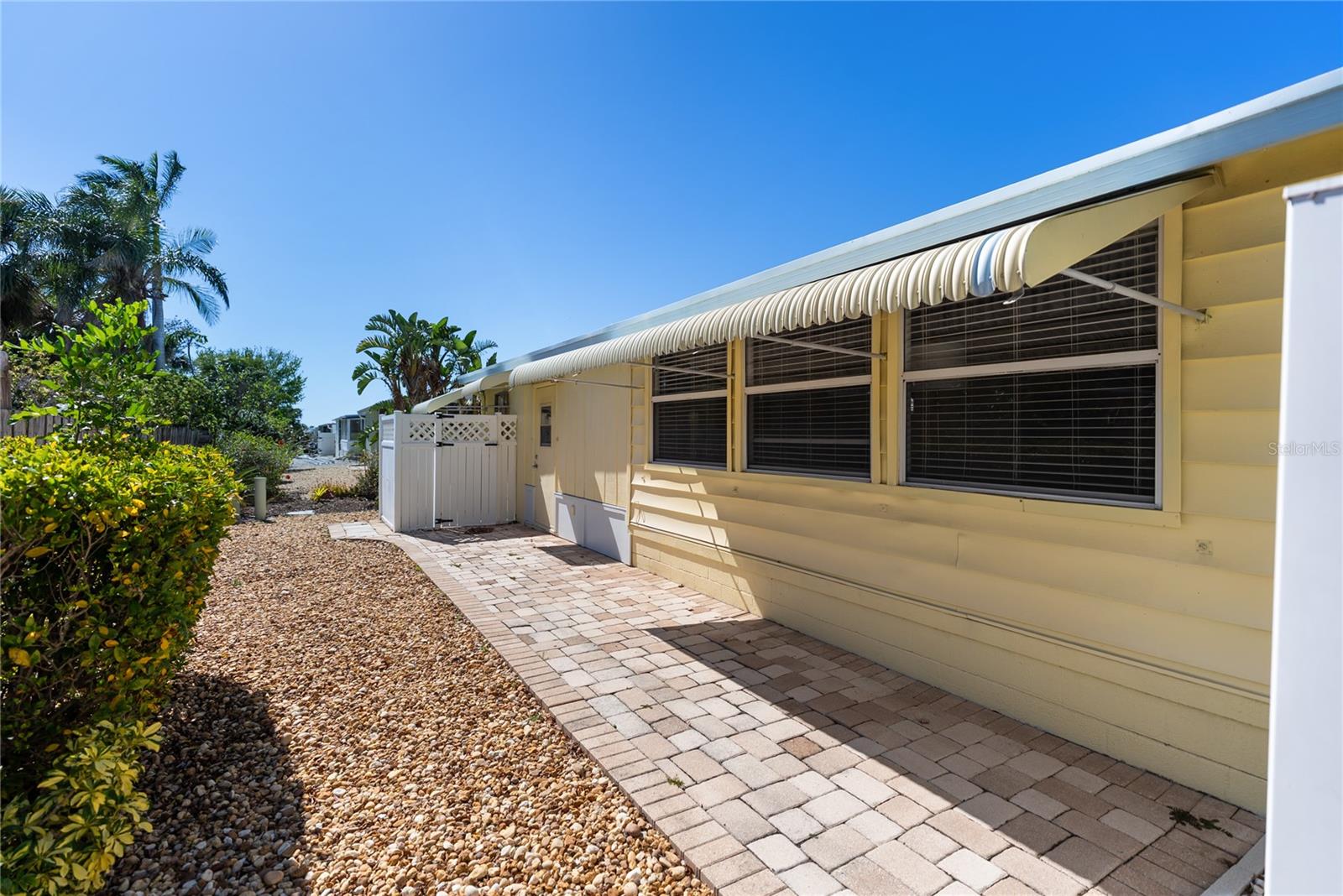 Image 35 of 51 For 2107 Palma Sola Boulevard 83