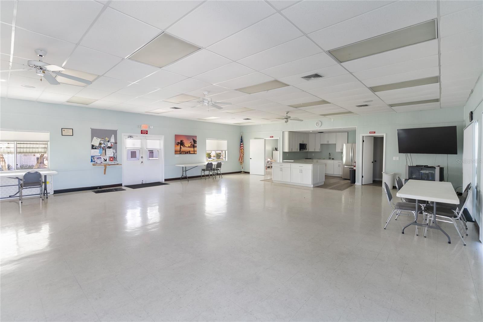 Image 41 of 51 For 2107 Palma Sola Boulevard 83