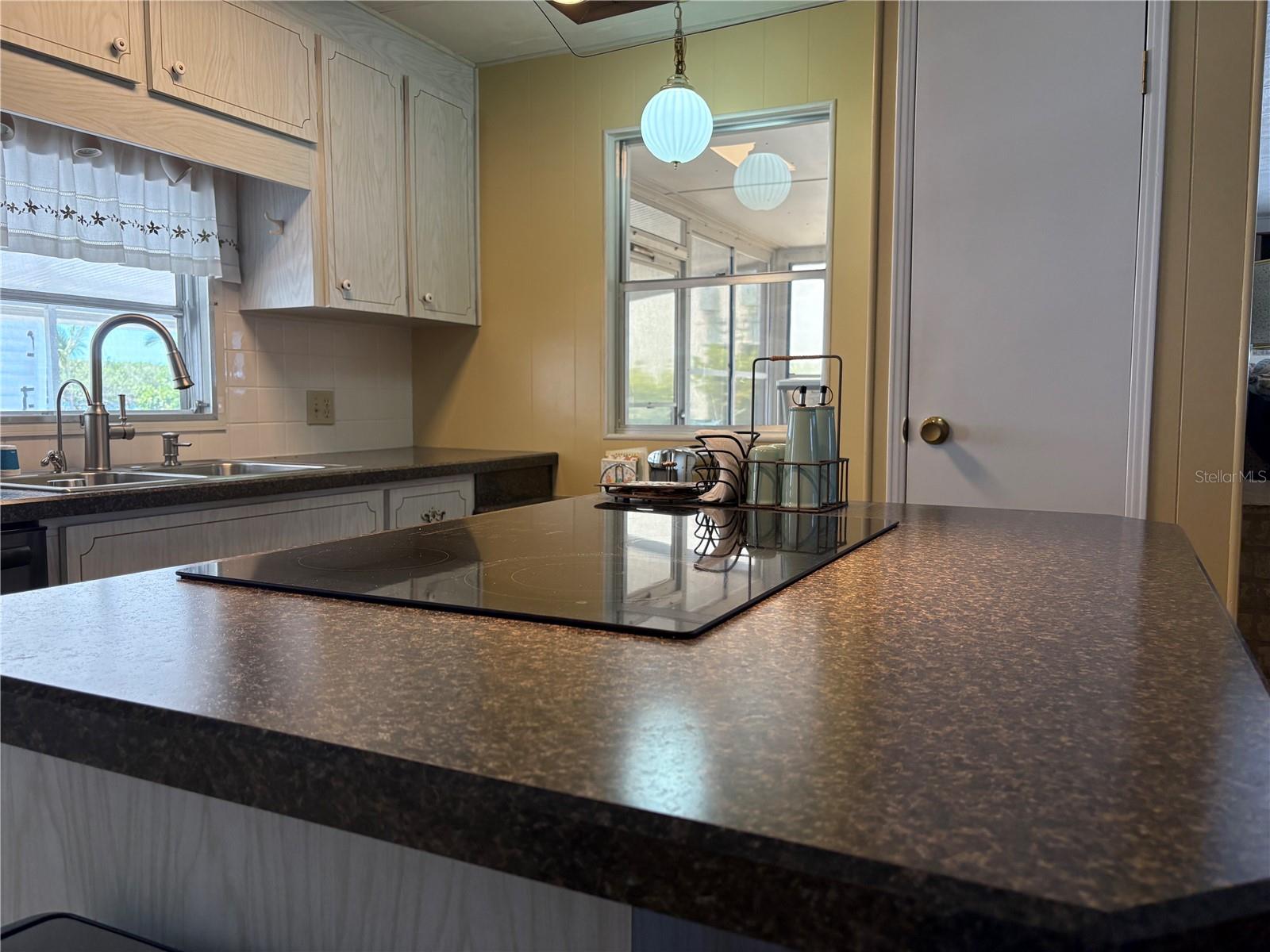 Image 4 of 23 For 2107 Palma Sola Boulevard 95