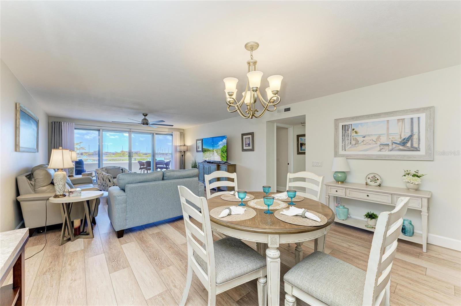 Image 13 of 42 For 1000 Riverside Drive B202