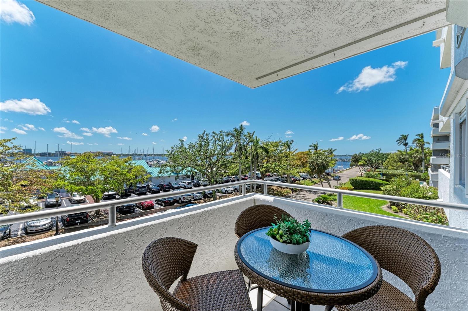 Image 36 of 42 For 1000 Riverside Drive B202