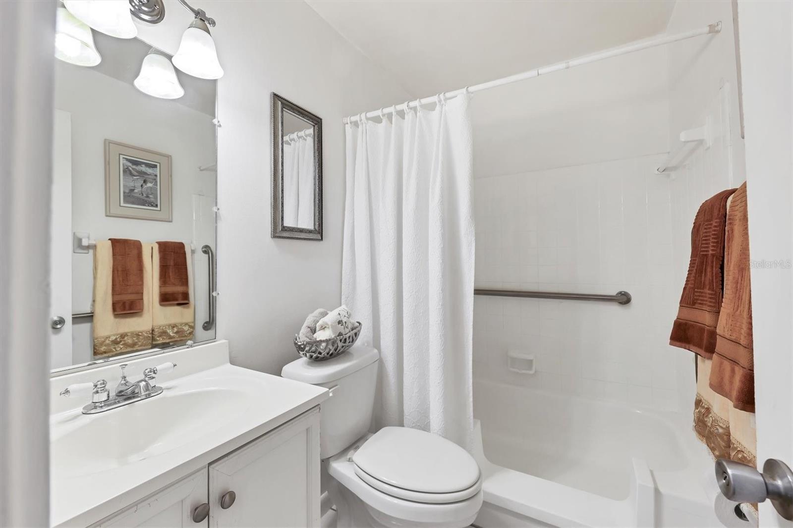 Image 22 of 31 For 6047 Arlene Way