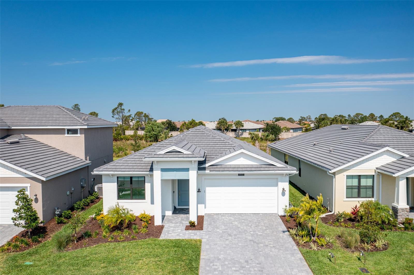 Details for 18525 Midsummer Place, VENICE, FL 34293