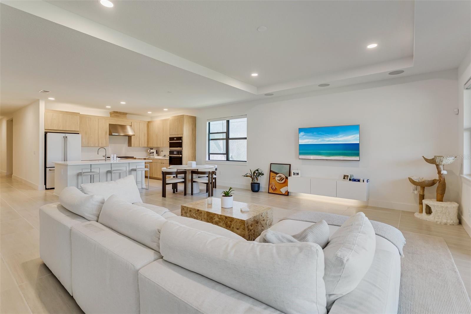 Image 11 of 45 For 18525 Midsummer Place