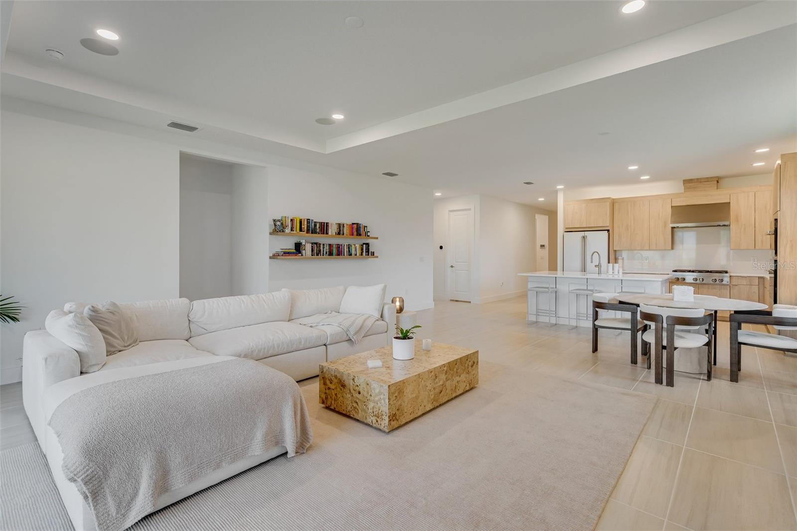 Image 12 of 45 For 18525 Midsummer Place