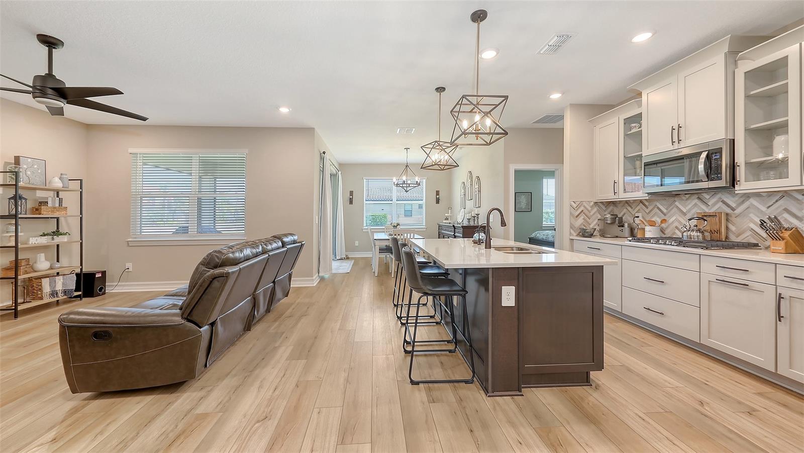 Image 4 of 55 For 3803 Savanna Palms Court