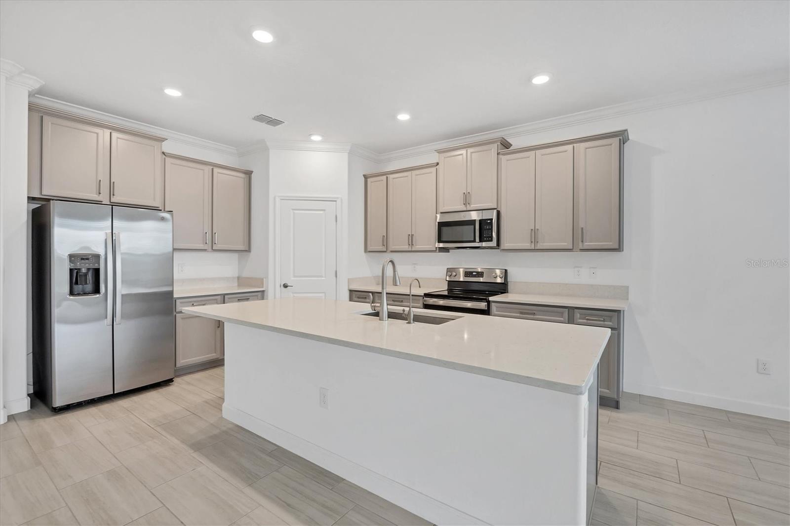 Image 11 of 55 For 14265 17th Court E