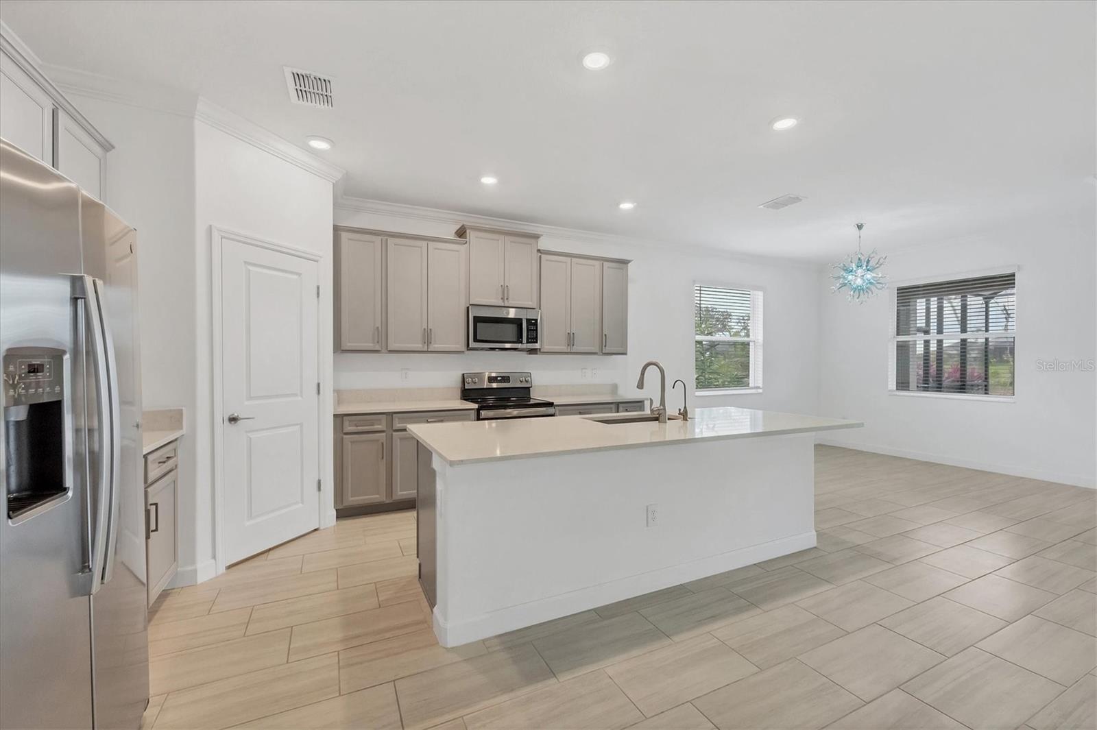 Image 12 of 55 For 14265 17th Court E