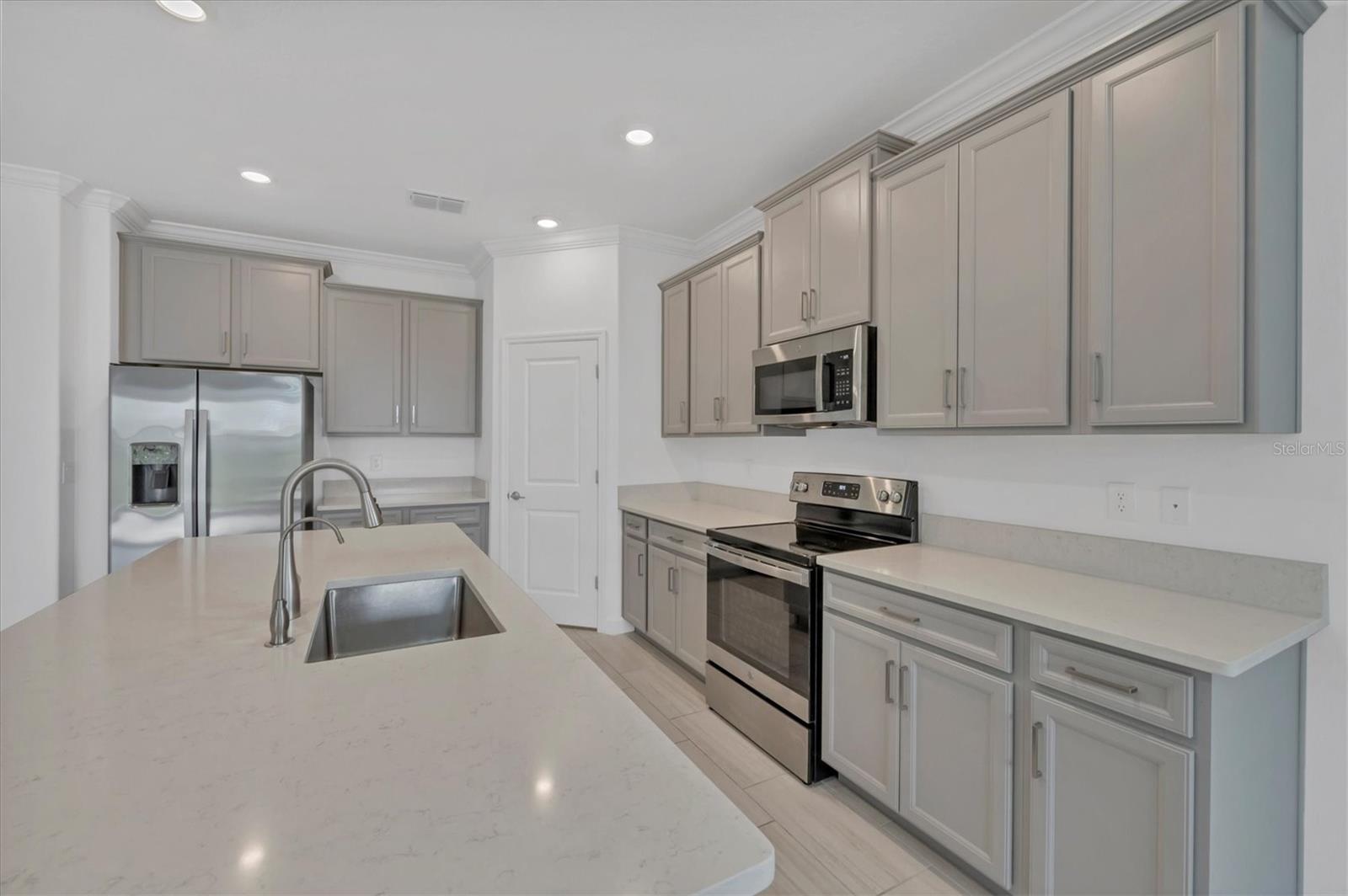 Image 13 of 55 For 14265 17th Court E