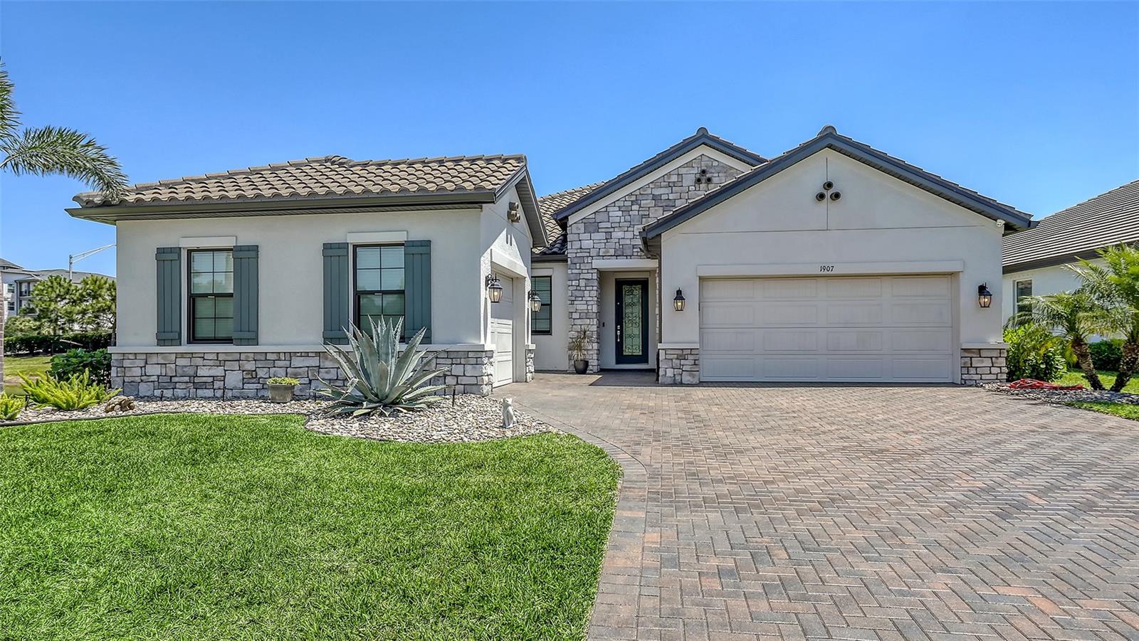 Details for 1907 Woodleaf Hammock Court, BRADENTON, FL 34211