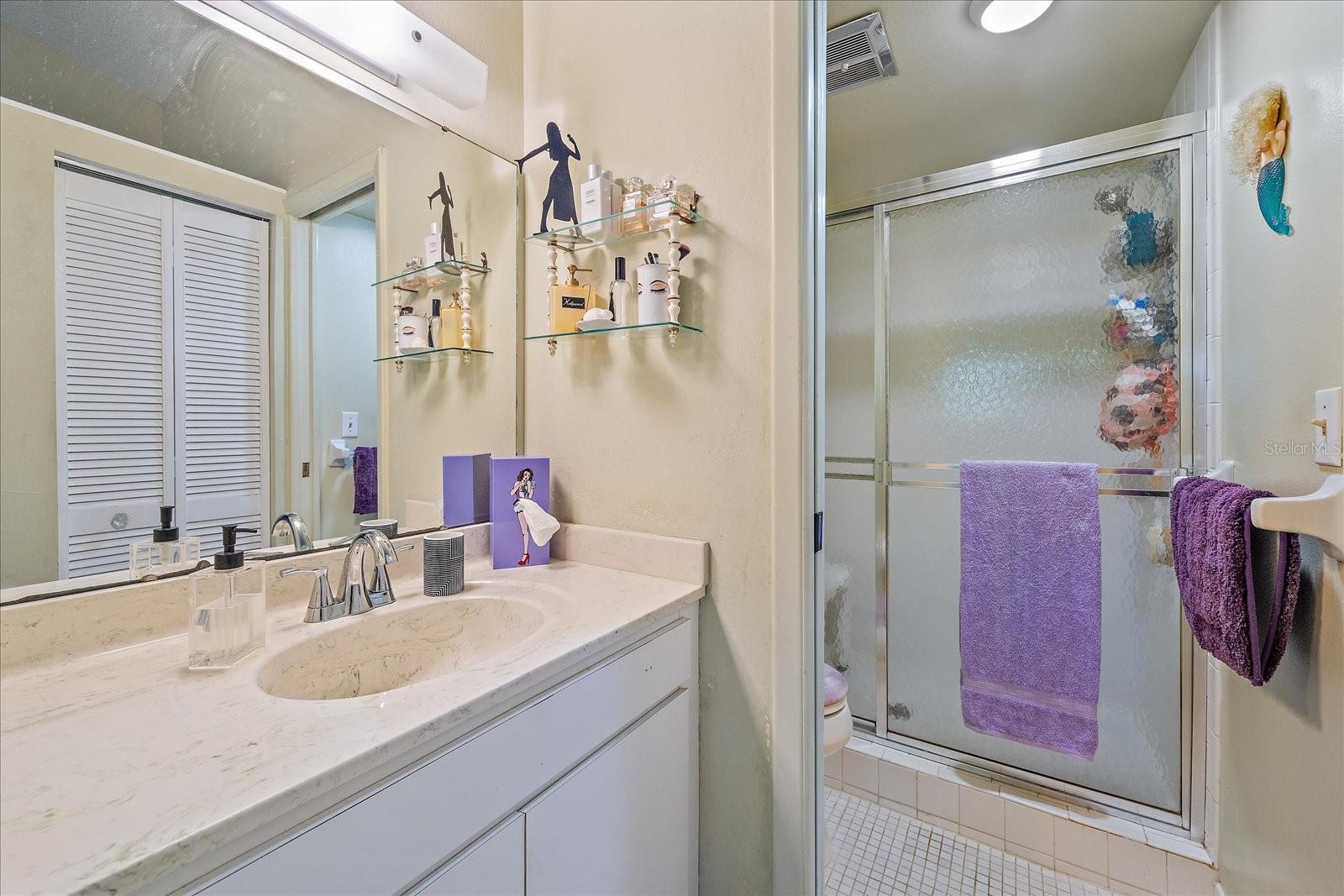 Image 16 of 34 For 6040 Oak Creek Lane 1822