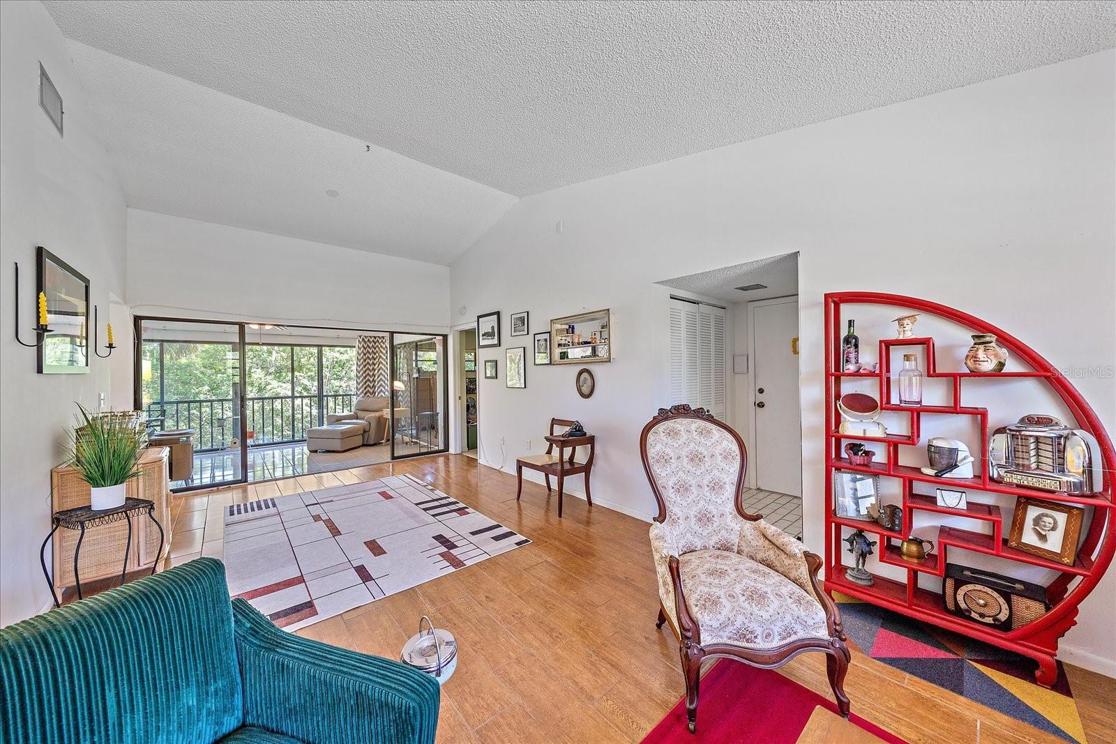Image 19 of 34 For 6040 Oak Creek Lane 1822