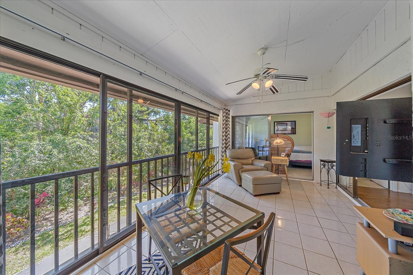 Image 23 of 34 For 6040 Oak Creek Lane 1822