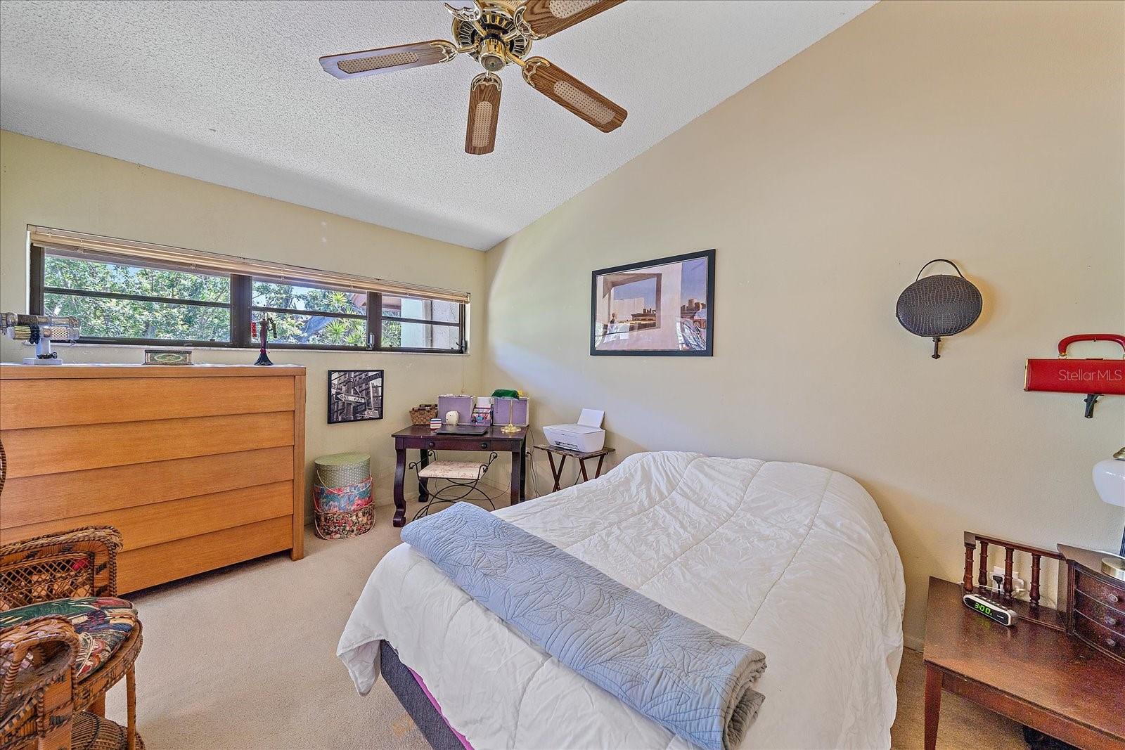 Image 8 of 34 For 6040 Oak Creek Lane 1822
